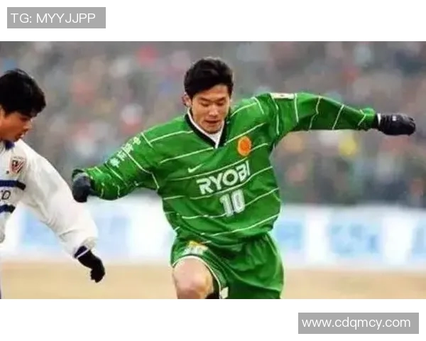 短跑速度与足球技巧并存的明星球员们的精彩表现与成就 短跑速度与足球技巧并存的明星球员们的精彩表现与成就