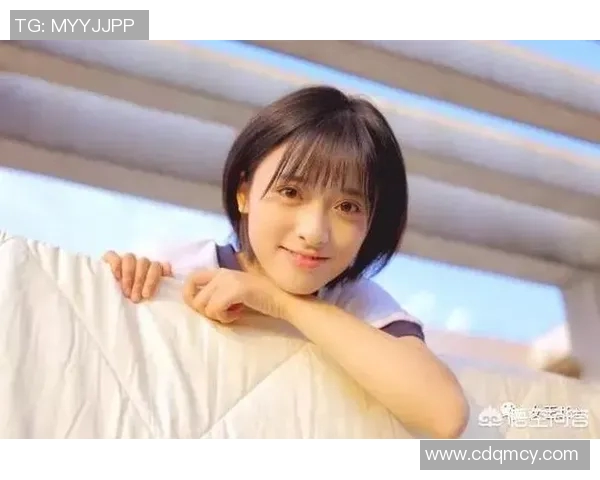 短发魅力尽显韩国女足球明星的风采与实力解析