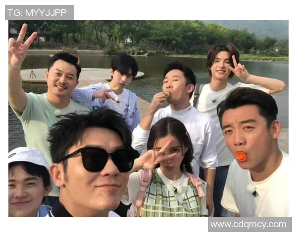 足球明星与女友甜蜜接吻瞬间曝光引发粉丝热议和羡慕