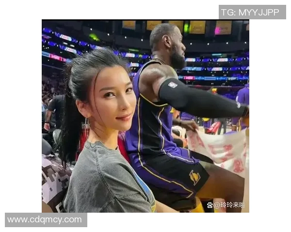 篮球巨星浪漫求婚计划揭晓甜蜜瞬间感动全场引发热议