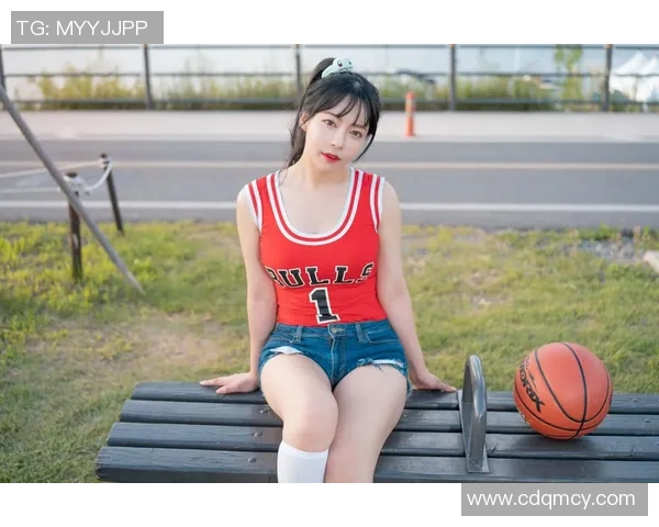 篮球明星与他的美女妻子共同谱写爱情与事业的华丽篇章